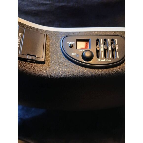 Ovation Celebrity shadow body Accustic/Electric Guitar. - Picture 7 of 11